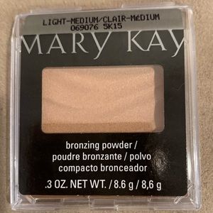 New 💋 Mary Kay bronzing powder 💋